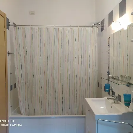 Zara Cosy & Cheap Apt - Easy Parking Apartamento