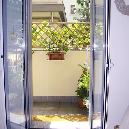 Apartamento Zara Cosy & Cheap Apt - Easy Parking Milán