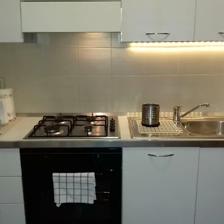 Zara Cosy & Cheap Apt - Easy Parking Apartamento Milán